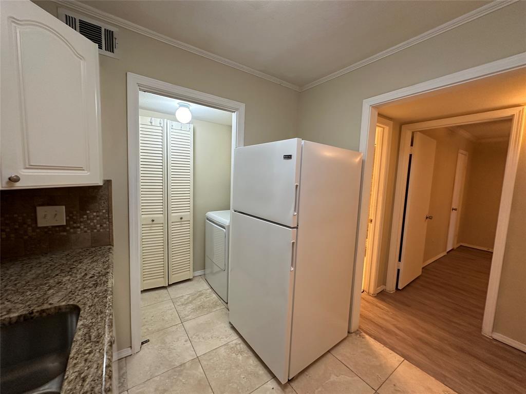 CIMARRON COURT CONDOMINIUMS - Residential Lease