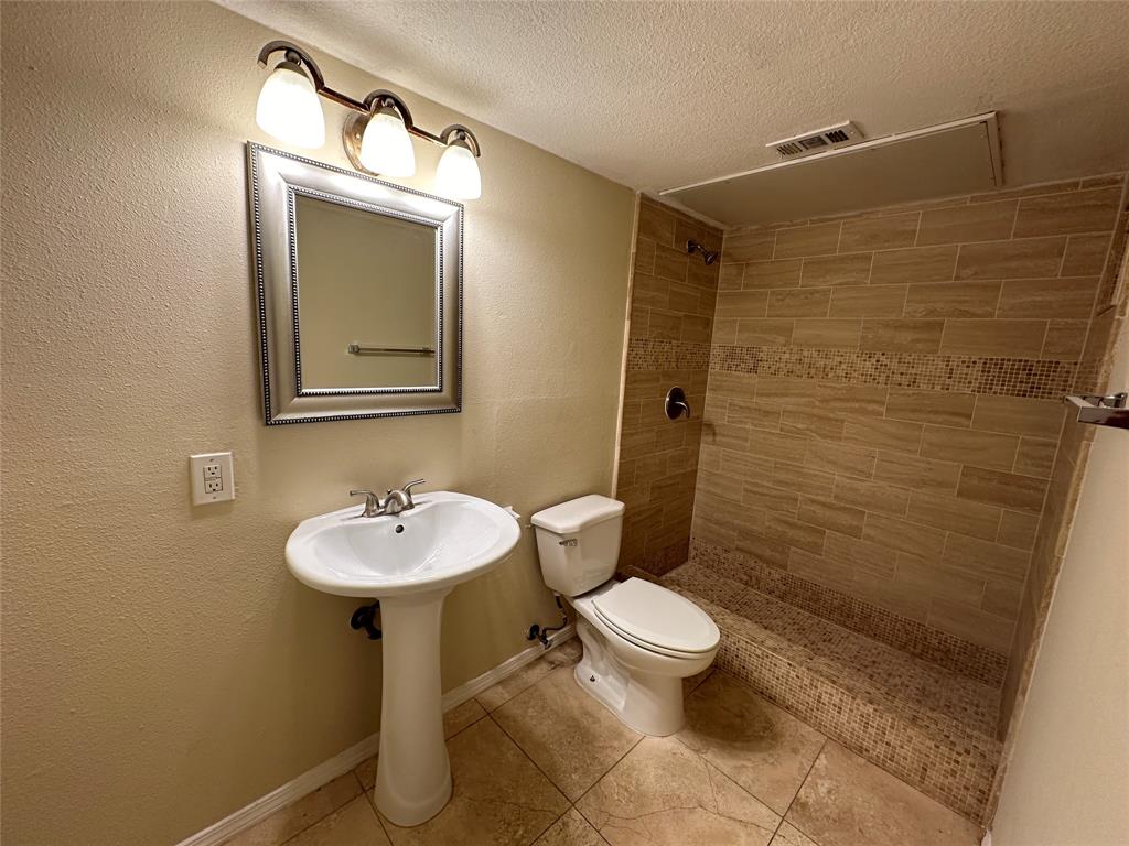 CIMARRON COURT CONDOMINIUMS - Residential Lease