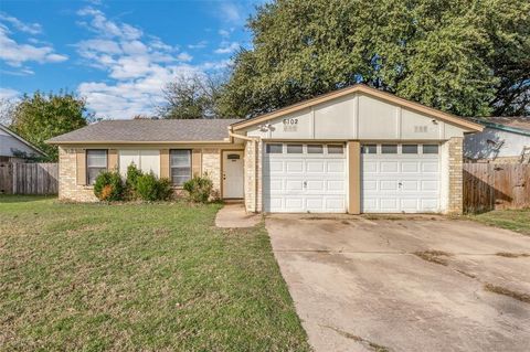 6102 Kelly Elliott Drive Arlington TX 76001