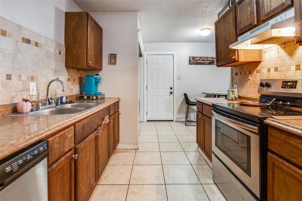 6102 Kelly Elliott Drive