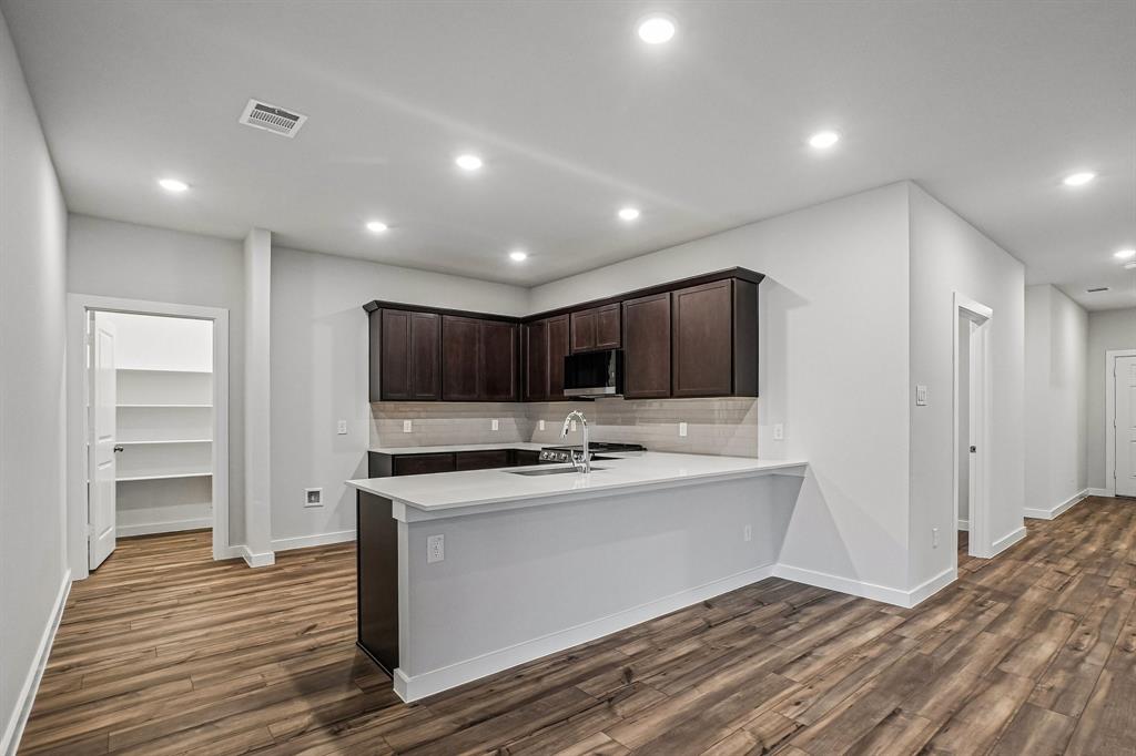 Middlefield Village - Residential