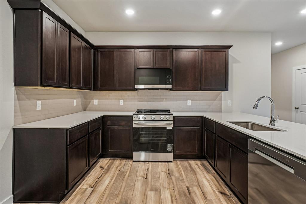 Middlefield Village - Residential