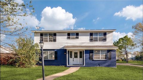 Photo of 8435 Birchcroft Drive, Dallas, TX 75243 (MLS # 21212119)