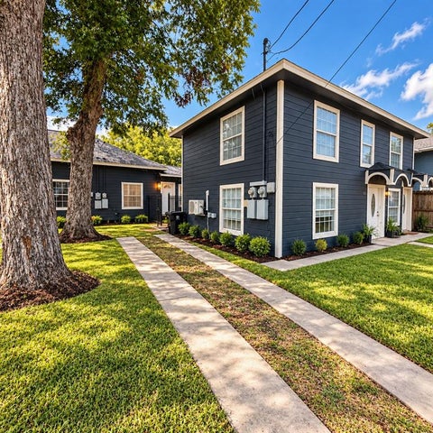 Photo of 808 Oakhurst Street #2, Houston, TX 77023 (MLS # 21424590)