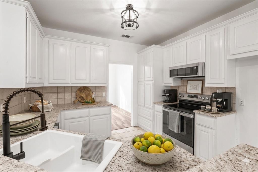 2107 Rivercrest Circle