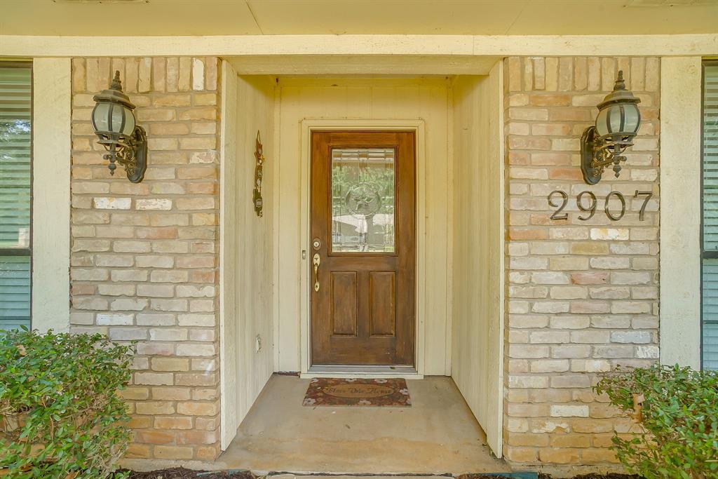 2907 Creekwood Drive