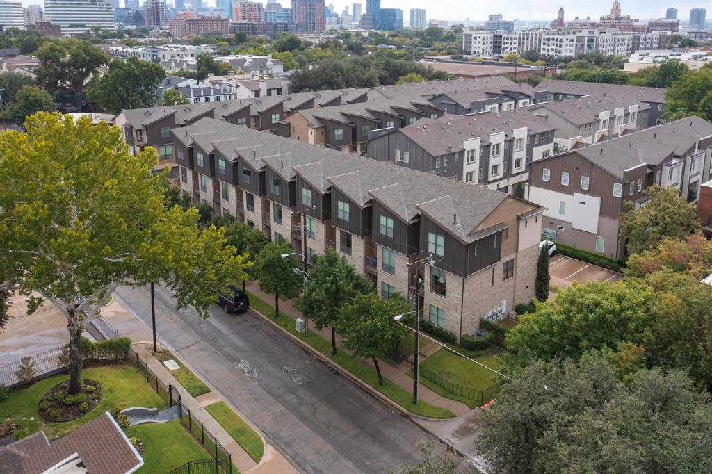 Palo Alto Twnhms Condo - Residential