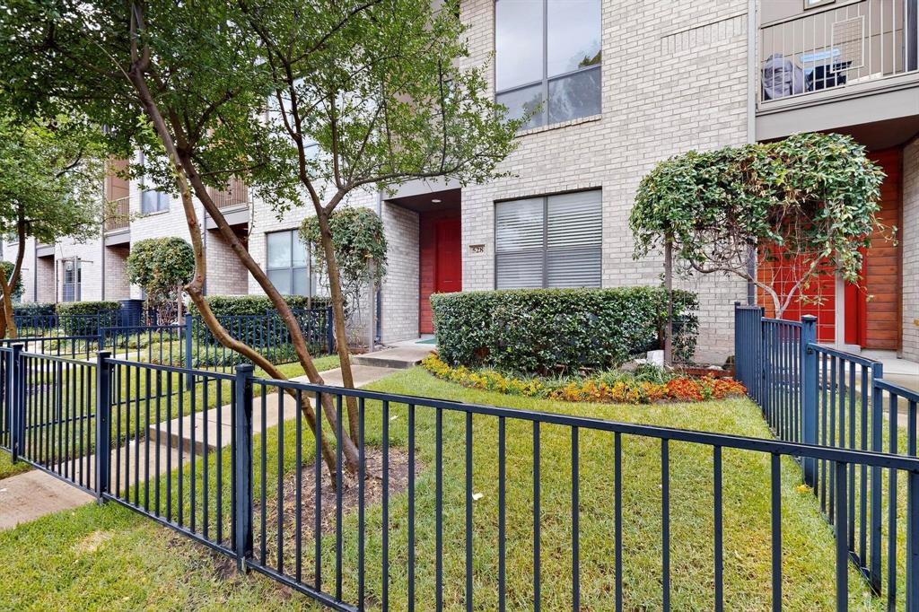 Palo Alto Twnhms Condo - Residential