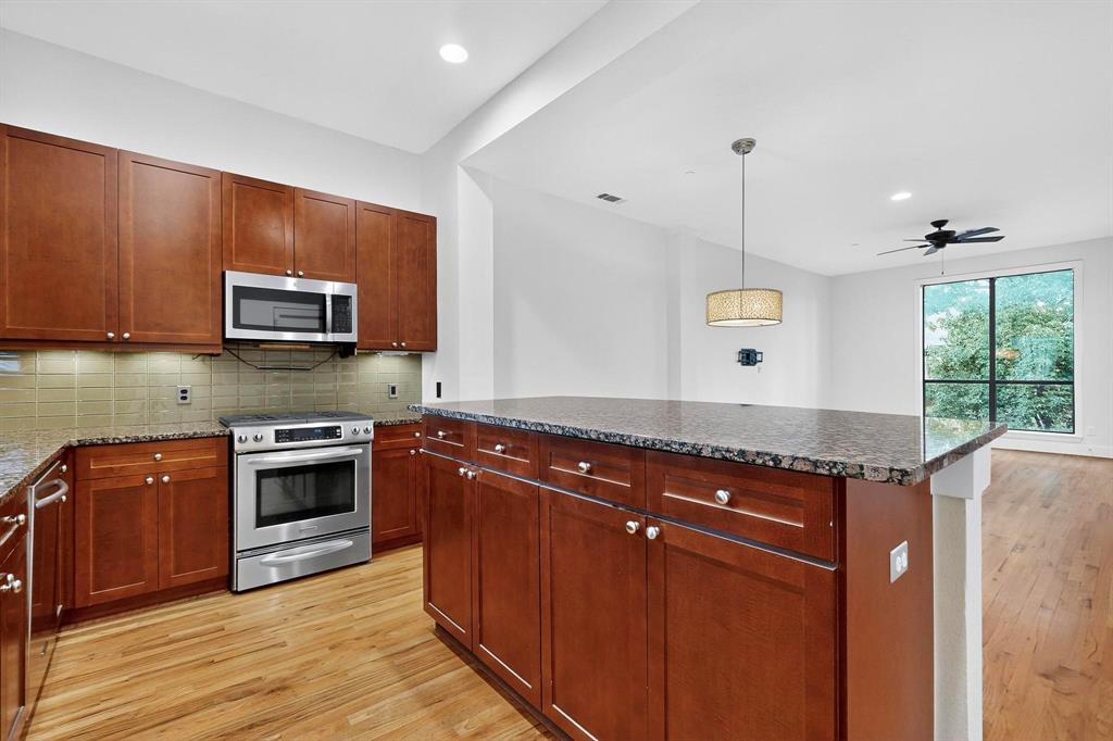 Palo Alto Twnhms Condo - Residential