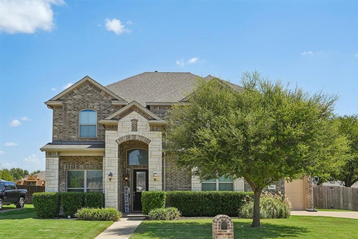Photo 1 of 40 — 706 Dover Drive, Midlothian, TX 76065