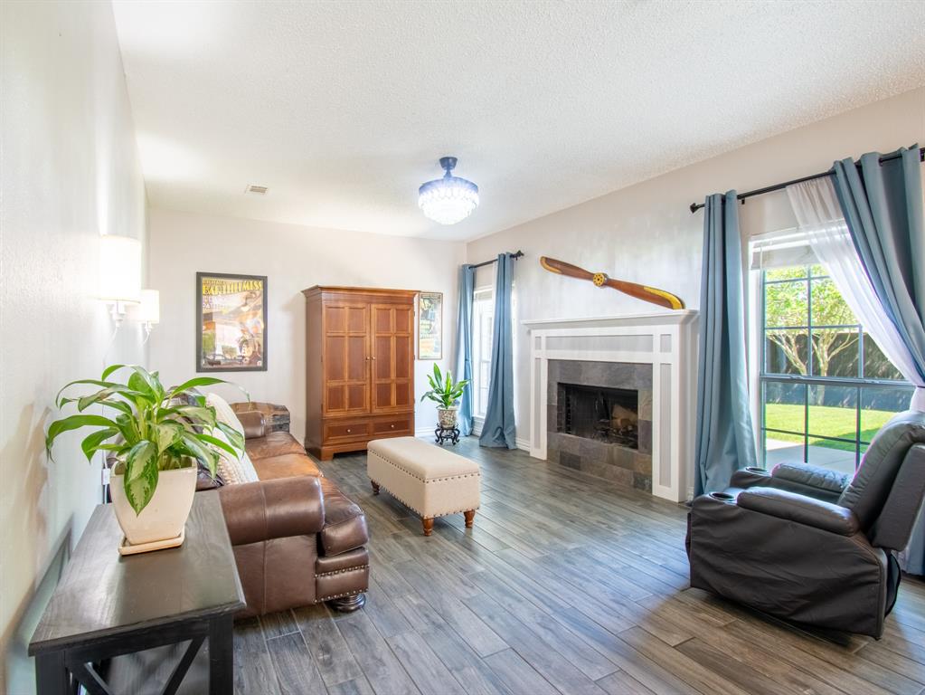 8200 Edgewater Drive