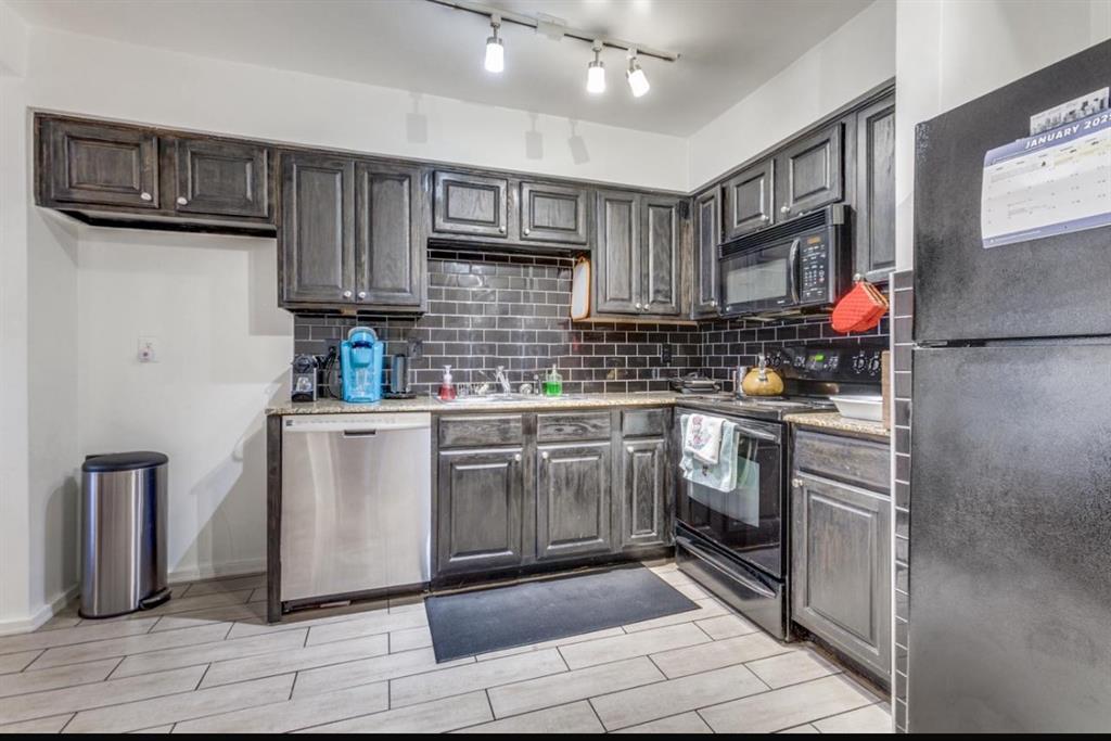 Prestonwood Green Condos - Residential