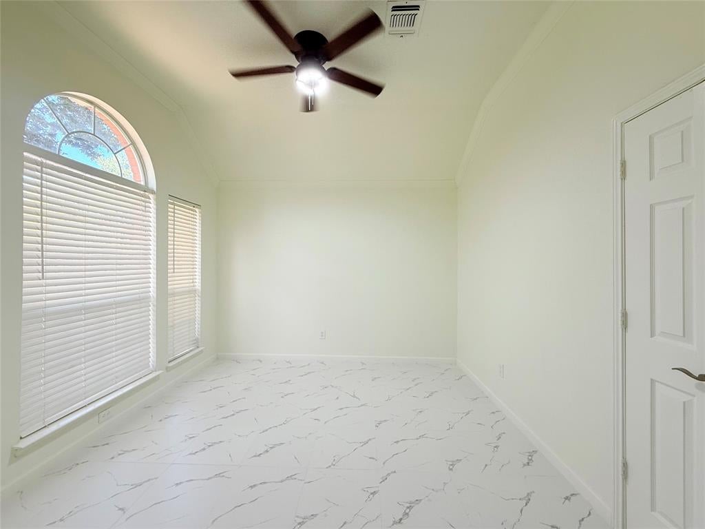 7960 Salmon Run Way