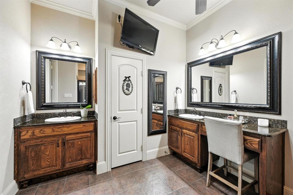 Highland Village, Texas 75077, United States, 4 Bedrooms Bedrooms, ,5 BathroomsBathrooms,Residential,Pending,203989