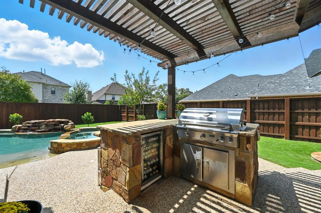 Highland Village, Texas 75077, United States, 4 Bedrooms Bedrooms, ,5 BathroomsBathrooms,Residential,Pending,203989