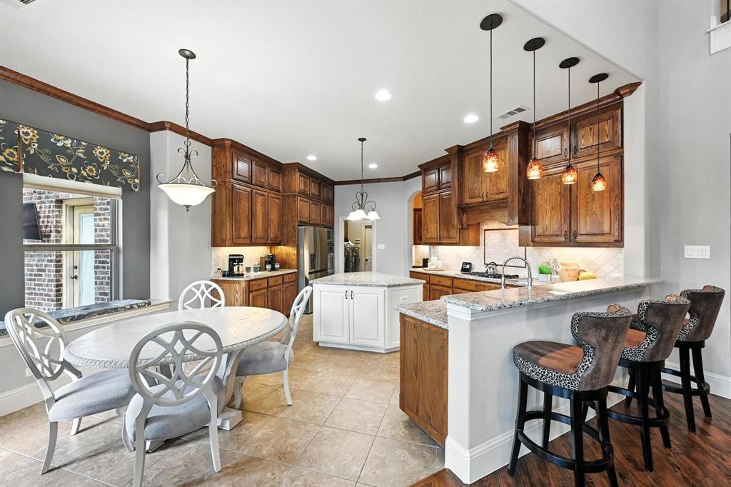 Highland Village, Texas 75077, United States, 4 Bedrooms Bedrooms, ,5 BathroomsBathrooms,Residential,Pending,203989