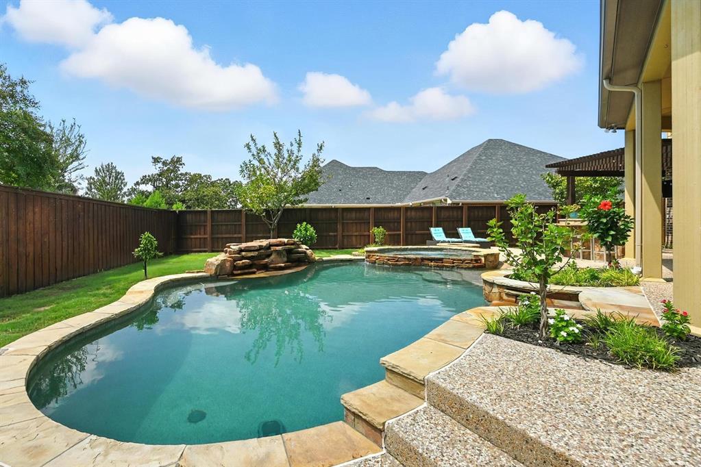 Highland Village, Texas 75077, United States, 4 Bedrooms Bedrooms, ,5 BathroomsBathrooms,Residential,Pending,203989
