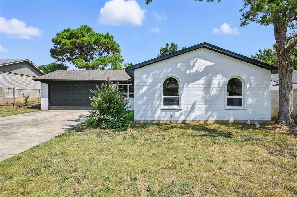 1613 White Oak Court