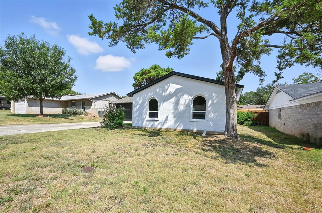 1613 White Oak Court