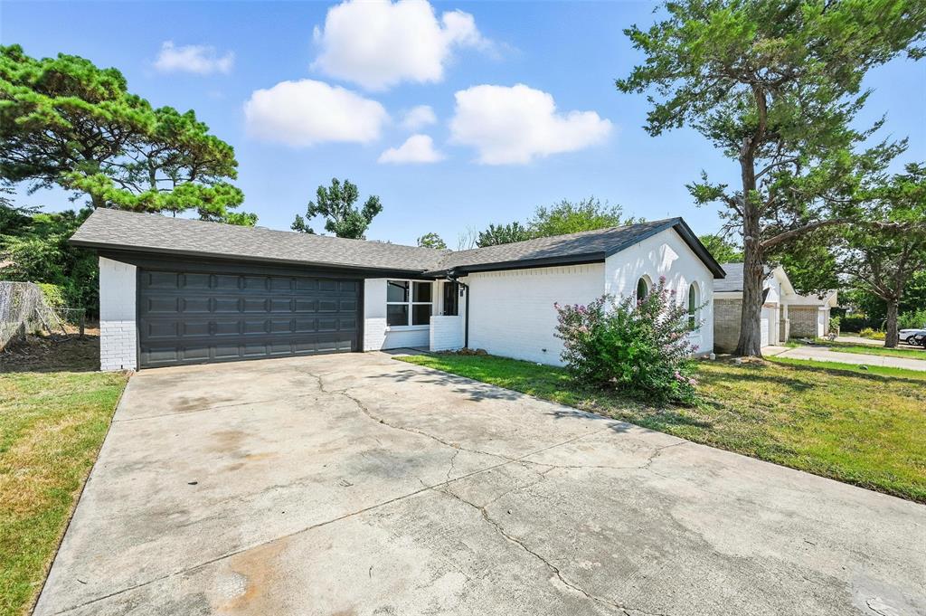 1613 White Oak Court