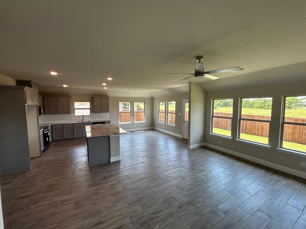 Trenton, Texas 75490, United States, 3 Bedrooms Bedrooms, ,2 BathroomsBathrooms,Residential,Active,21125