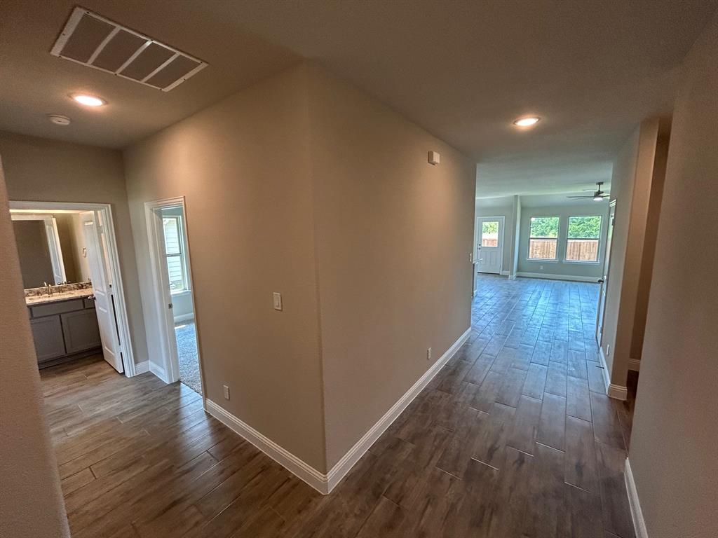 Trenton, Texas 75490, United States, 3 Bedrooms Bedrooms, ,2 BathroomsBathrooms,Residential,Active,21125