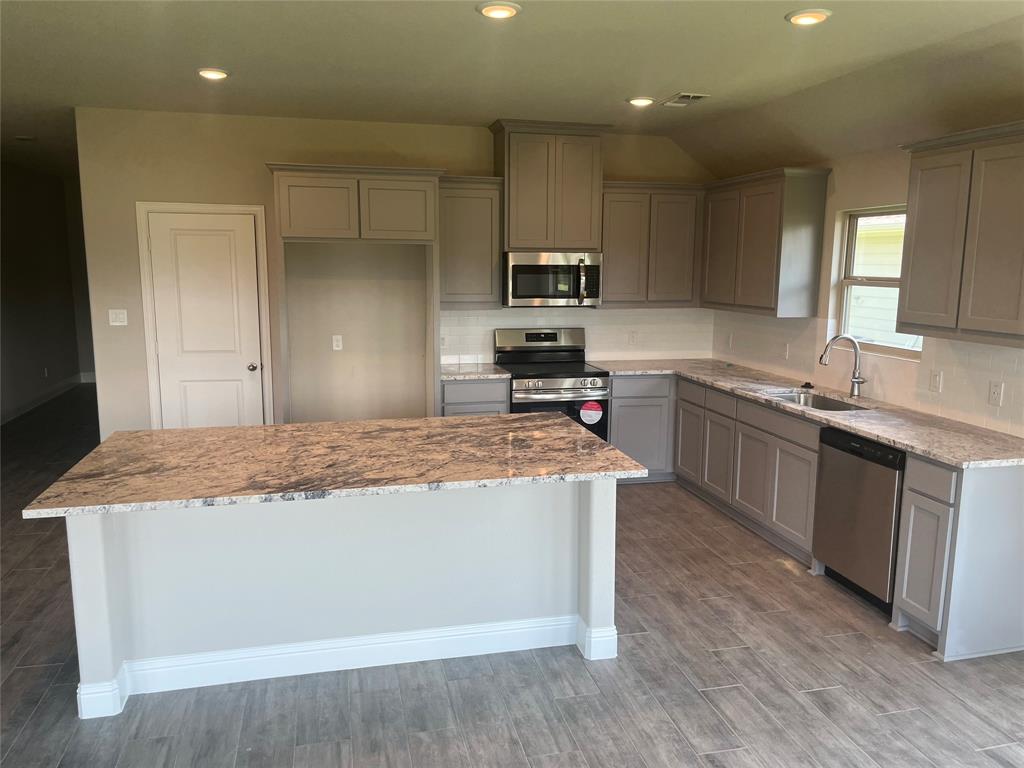 Trenton, Texas 75490, United States, 3 Bedrooms Bedrooms, ,2 BathroomsBathrooms,Residential,Active,21125