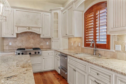 Tiny photo for 110 Esplanade Court, Bossier City, LA 71111 (MLS # 21396576)