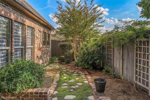 Tiny photo for 110 Esplanade Court, Bossier City, LA 71111 (MLS # 21396576)