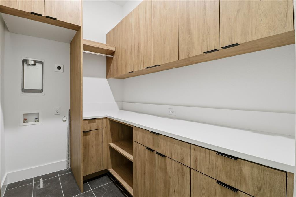 Mount Auburn - Residential Income