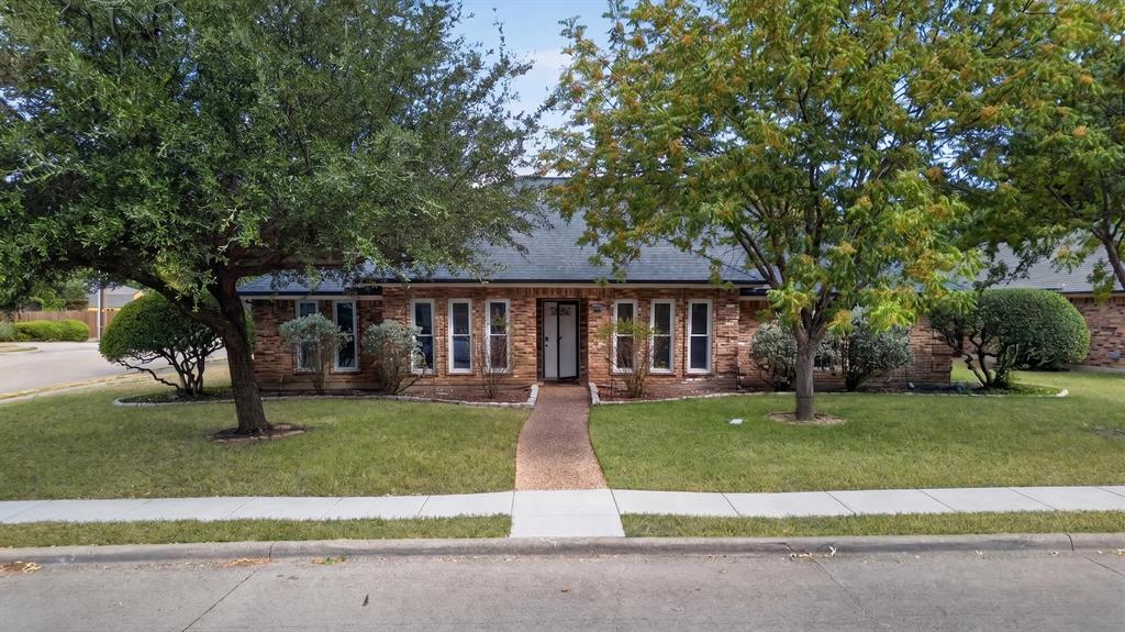 901 Willow Brook Drive