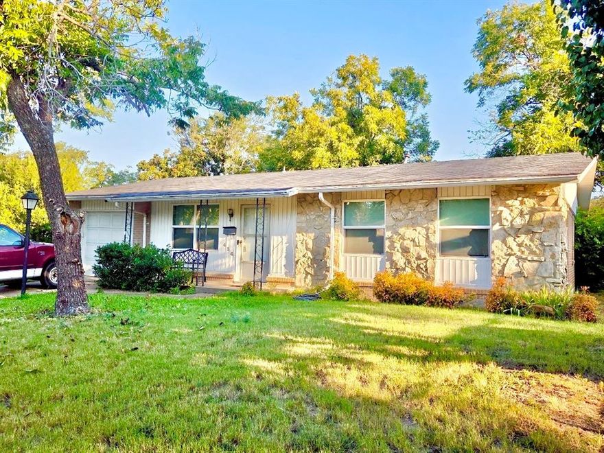 This charming 3-bedroom, 1.5-bath home is packed with personality and warmth, making it the perfect place to plant your roots. From the moment you walk in, you’ll love the open feel—the kitchen flows into the family room, creating a bright and welcoming space that’s ideal for entertaining or simply enjoying time with loved ones.
Stylish laminate flooring ties together the main living areas, while fresh, soft carpet in all bedrooms makes each space feel cozy and inviting. The primary suite features its own private half bath, and the oversized laundry room—with built-in cabinets and plenty of counter space—makes everyday tasks a breeze.
Step outside and you’ll find a private backyard oasis with a spacious patio, mature trees, and even a storage shed—perfect for summer BBQs, kids’ playtime, or peaceful evenings under the stars.
And the location? It doesn’t get better! Nestled in a desirable Richardson neighborhood, you’ll be just minutes from schools, shopping, dining, parks, and easy commuter routes.