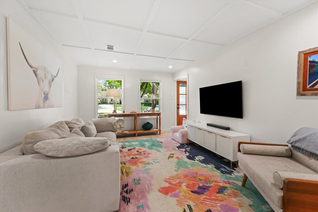 8724 Rexford Drive