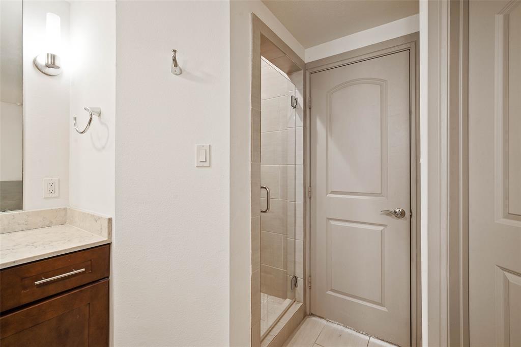 Veranda 2 - Residential Lease