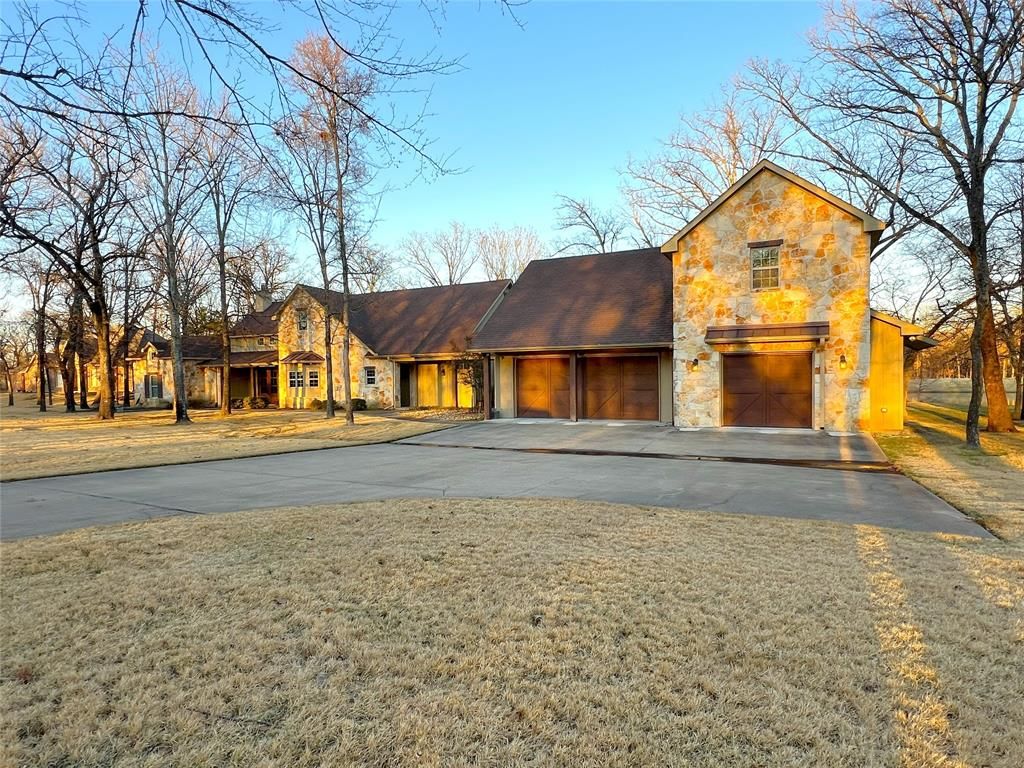 Photo of 501 Private Road 5980, Yantis, TX 75497 (MLS # 21182603)