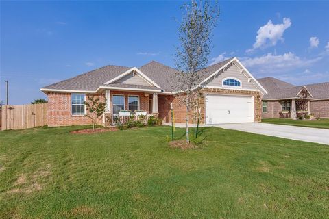 721 Raylan Street Springtown TX 76082