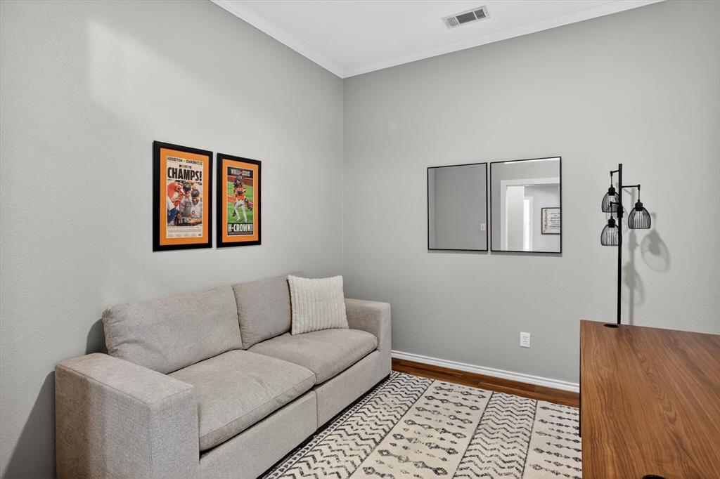 9122 Water Oak Drive