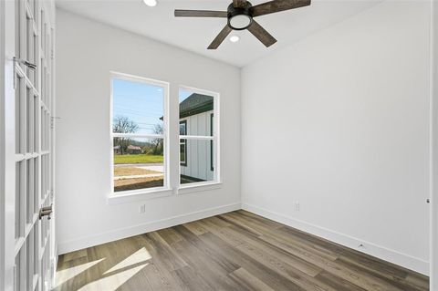Tiny photo for 1110 Norris Street, Commerce, TX 75428 (MLS # 21200902)