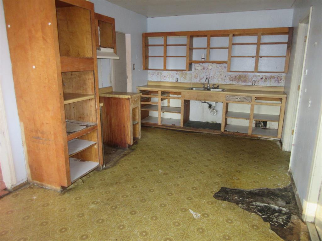 9422 Normandie Drive