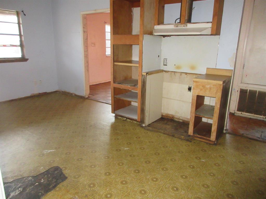 9422 Normandie Drive