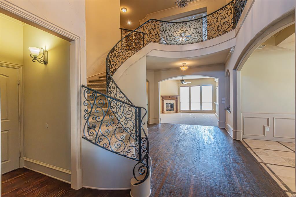 6916 Cannon Falls Drive