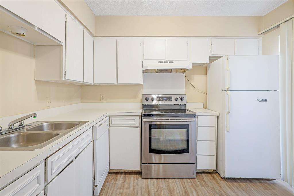 Richardson Lifestyle Townhomes - Residential