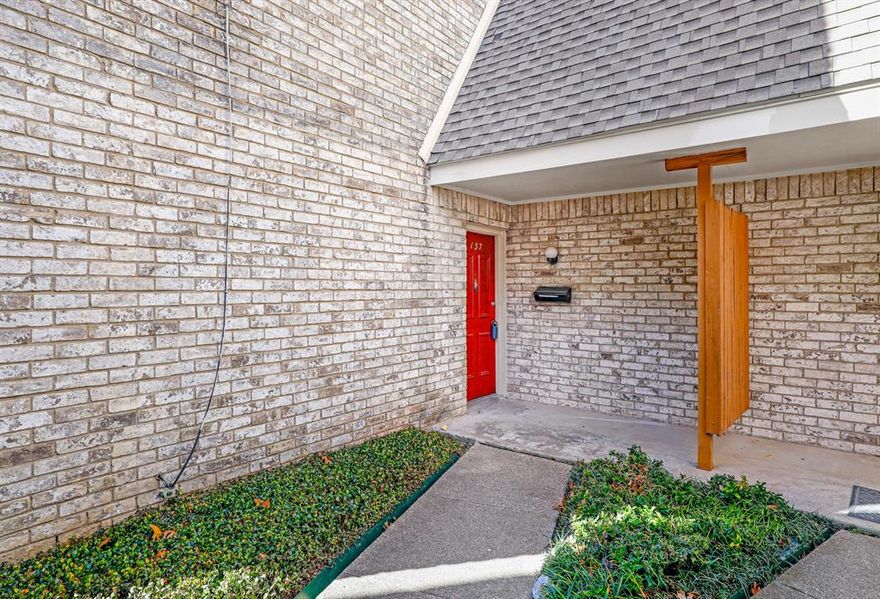 Perfectly Located in the heart of Richardson this comfortable 2 story condo is ready for your cosmetic touches. A downstairs primary, enclosed patio, 2 additional bedrooms and full bath upstairs. This condo provides plenty of privacy and room to spread out for friends and family. Perfect for investors or end users. Don't miss this great opportunity in Richardson ISD!