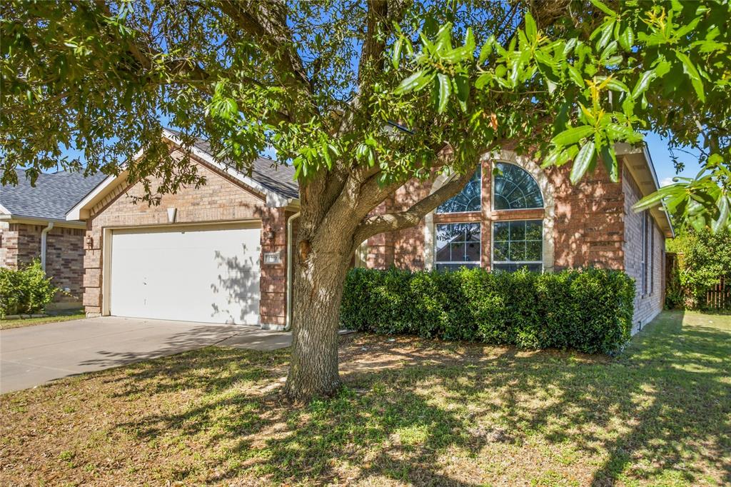 8377 Edgepoint Trail