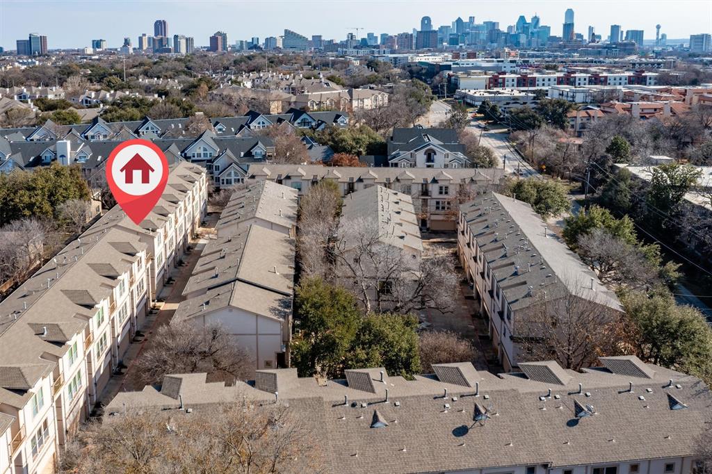 Carreras Twnhms Condos - Residential