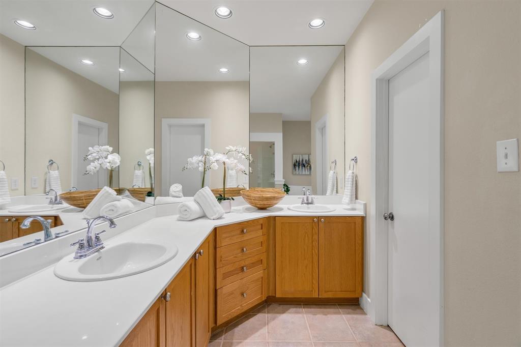 Carreras Twnhms Condos - Residential