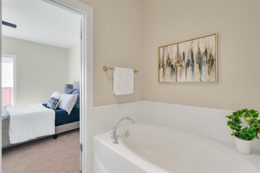 Carreras Twnhms Condos - Residential