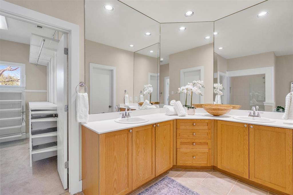 Carreras Twnhms Condos - Residential