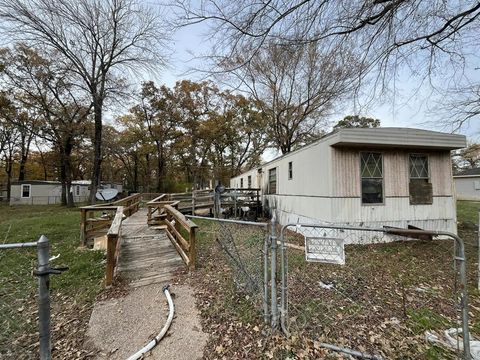 106 Navajo Drive Mabank TX 75156