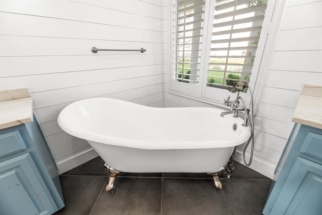 Aly Cat Add - Residential